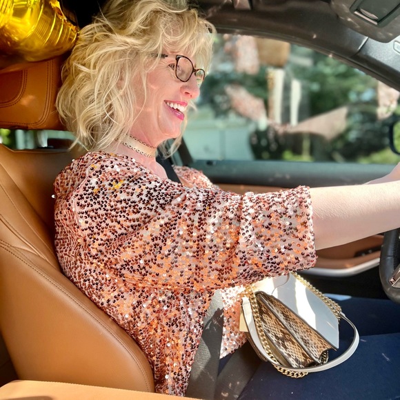 L off the shoulder top - Picture 4 of 4